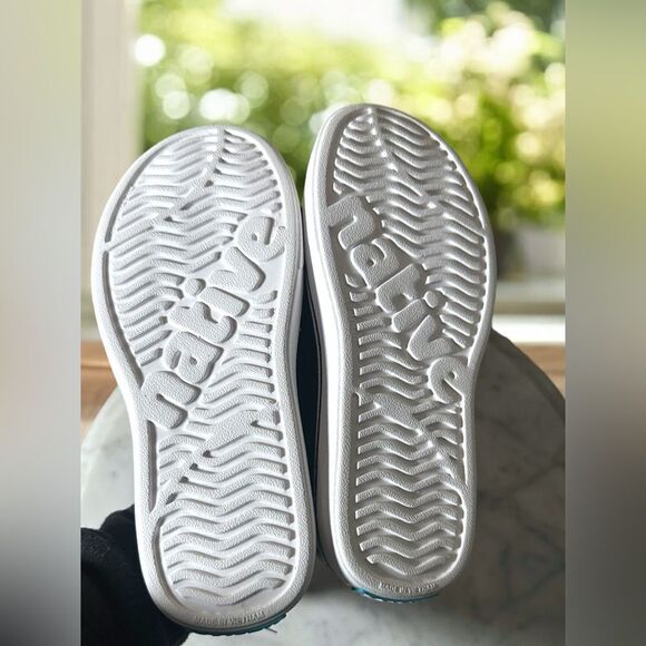 Native Miles Kids Slip On Water & Play Shoes Size J 2 - Picture 10 of 12
